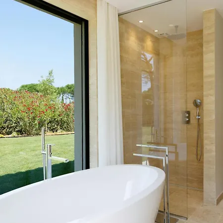 Villa Readhostprofile! Luxury 6-bedroom Near Monaco *