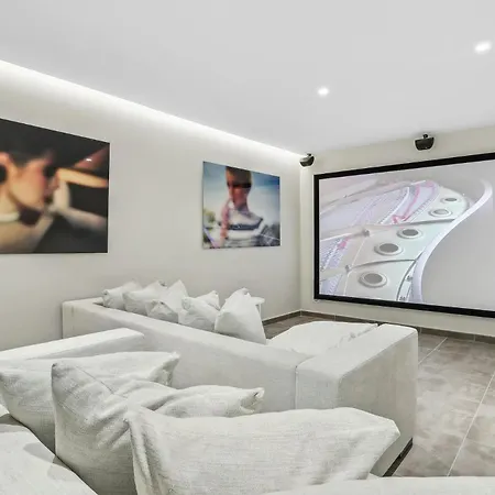 Villa Readhostprofile! Luxury 6-bedroom Near Monaco