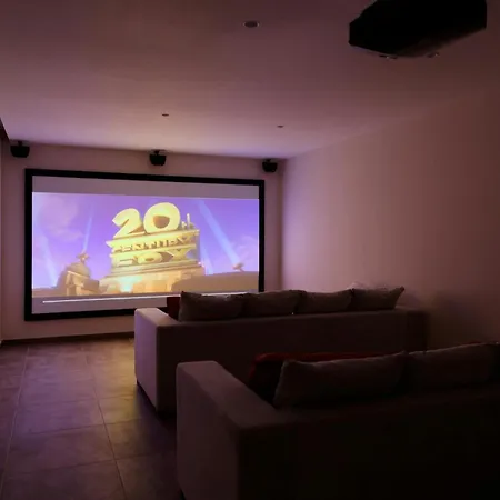 Villa Readhostprofile! Luxury 6-bedroom Near Monaco Beausoleil