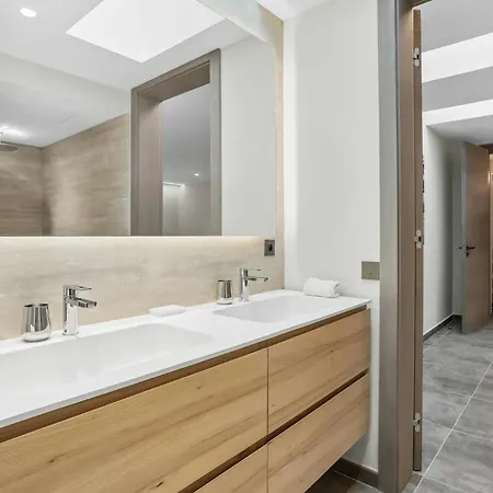 Readhostprofile! Luxury 6-bedroom Near Monaco
